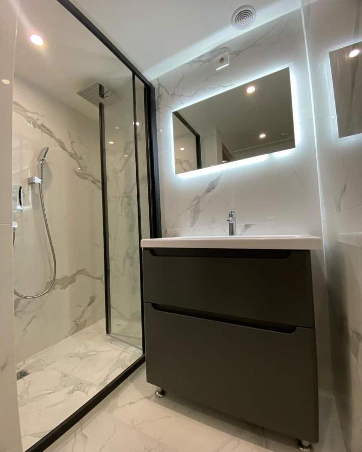 Apartamento Chorni Vivtsy Chernivtsi Exterior foto