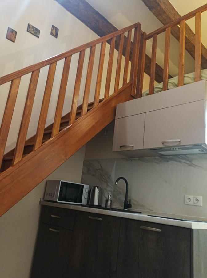 Apartamento Chorni Vivtsy Chernivtsi Exterior foto