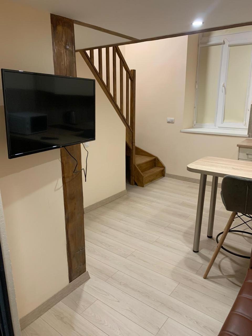 Apartamento Chorni Vivtsy Chernivtsi Exterior foto