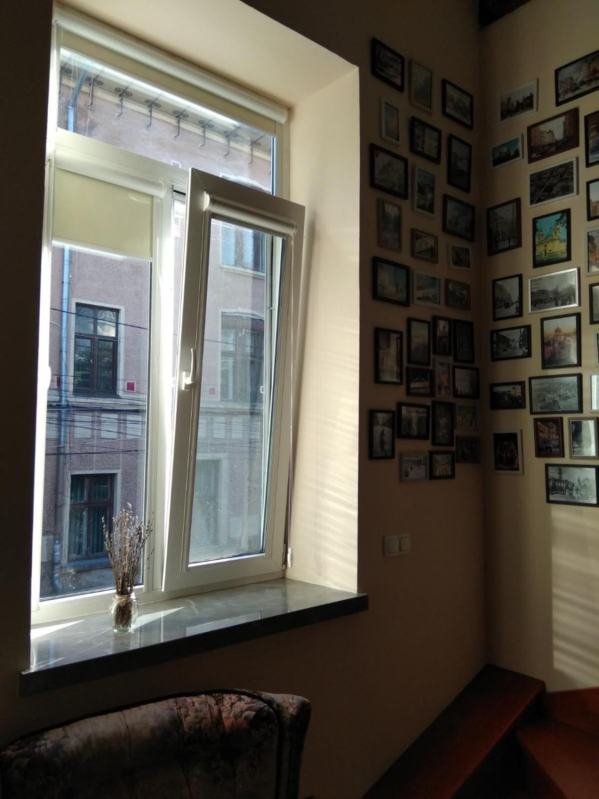 Apartamento Chorni Vivtsy Chernivtsi Exterior foto
